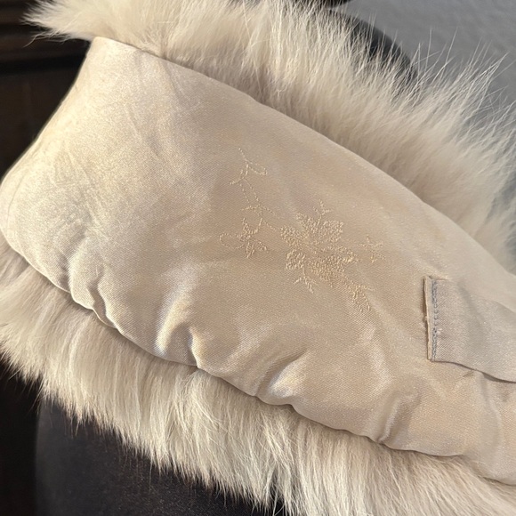 Saga Furs Cream Fur Wrap - Picture 4 of 6